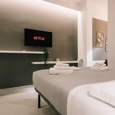 Apulian Tree - Elegant With Balcony - *