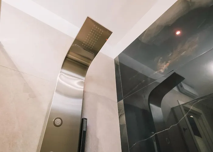 Apulian Tree - Elegant With Balcony - *