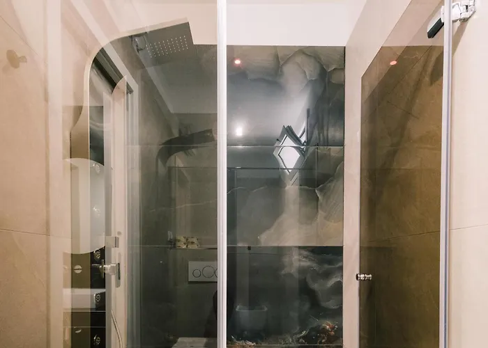 Apulian Tree - Elegant With Balcony - *