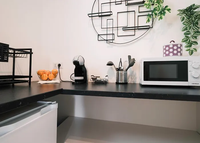 Apulian Tree - Elegant With Balcony - Apartment Bari