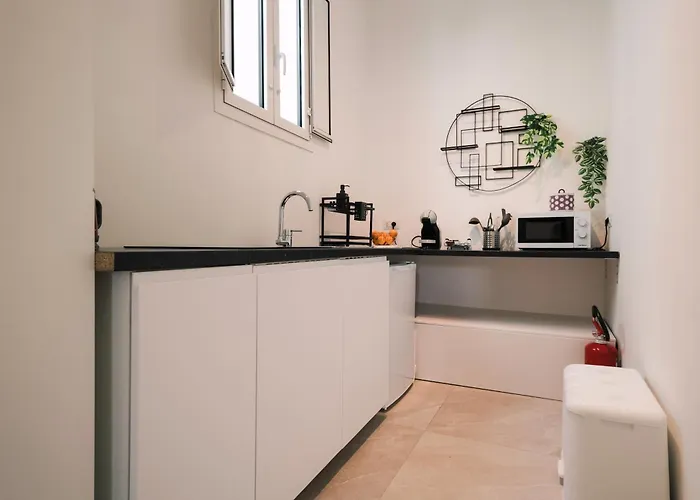 Apulian Tree - Elegant With Balcony - Bari